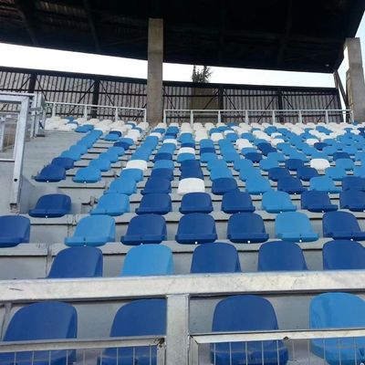 Buen precio Tipo asientos plásticos del cubo del estadio de los PP para las graderías cubiertas del fútbol en línea