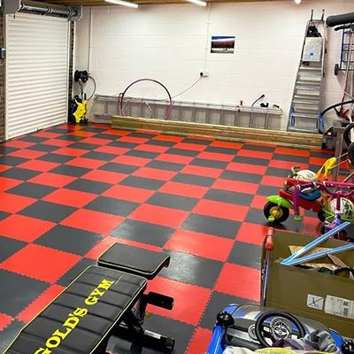 Buen precio Fireproof Recycled Rubber Flooring Tiles With Composite Layer Anti Wear Surface en línea