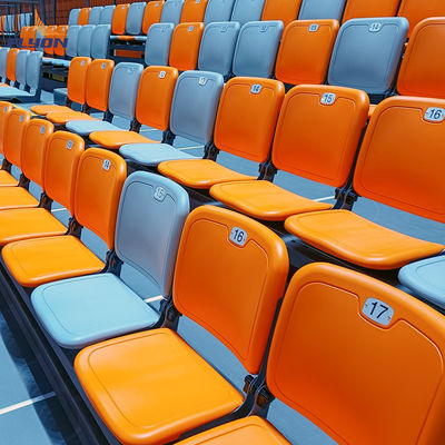 Buen precio 200-500 personas Capacidad Tribunales de gimnasio Piso retráctil opcional Ancho personalizado en línea