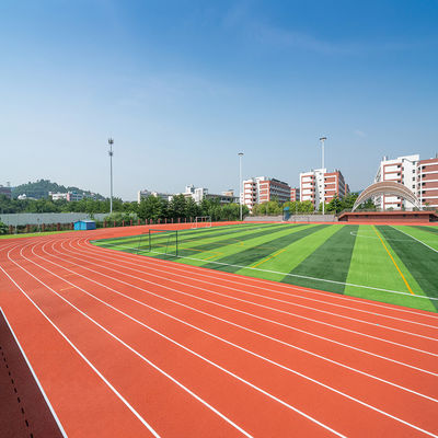 Buen precio Pista corriente de goma sintética prefabricada 13m m grueso para la escuela del estadio en línea