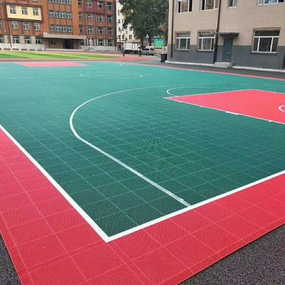 Buen precio PP que entrelazan las baldosas al aire libre del baloncesto con multicolor en línea