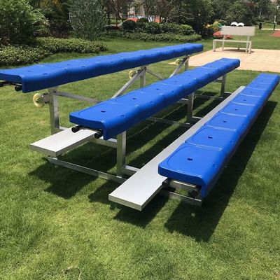 Buen precio Asiento al aire libre de aluminio del blanqueador de 3 filas para los gimnasios de los patios en línea