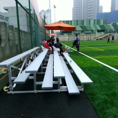 Asiento portátil movible de la gradería cubierta, blanqueadores de aluminio del estadio para el campo de deportes