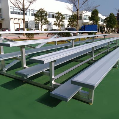 Buen precio Asientos portátiles del blanqueador del metal, blanqueadores de aluminio del estadio para la audiencia del campo de deportes en línea