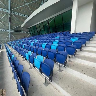 Buen precio Silla de estadio de plástico ignífugo anti-envejecimiento y anti-UV para asientos fijos de estadio y gradas en línea