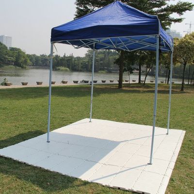 Buen precio Pavimento de protección de césped antideslizante con canales de drenaje y colores personalizables para eventos al aire libre en línea
