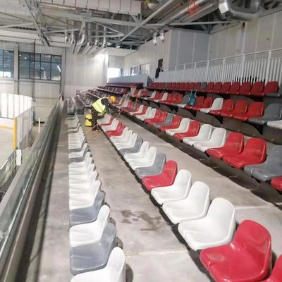 Buen precio Asiento plástico del estadio de los colores adaptables para las graderías cubiertas del fútbol en línea