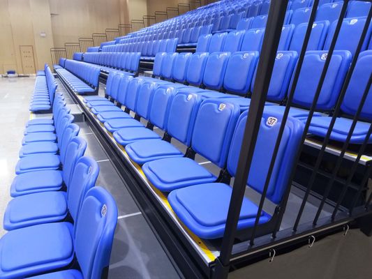 Plazas de plata retráctiles con capacidad para 200 - 500 personas