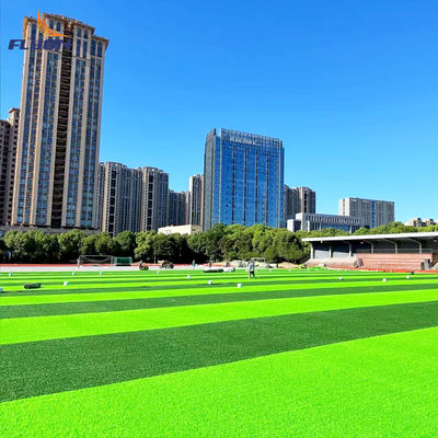 Buen precio 40-60mm PE PP Césped artificial para el campo de fútbol Césped artificial sintético Césped artificial de fútbol en línea