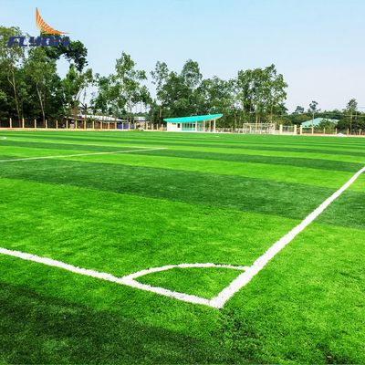 Buen precio Gran densidad 40-60mm Verde PE PP Hierba sintética artificial para estadios de fútbol en línea