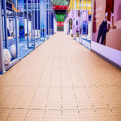 Suelos de eventos portátiles de polietileno de alta densidad muy seguros y de bajo mantenimiento para aplicaciones de trabajo pesado