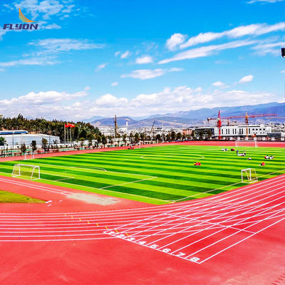 Buen precio Pista de carrera de velocidad de vertido completo para el campo de deportes Estadio Parque de atletismo dentro del método de instalación de vertido completo en línea